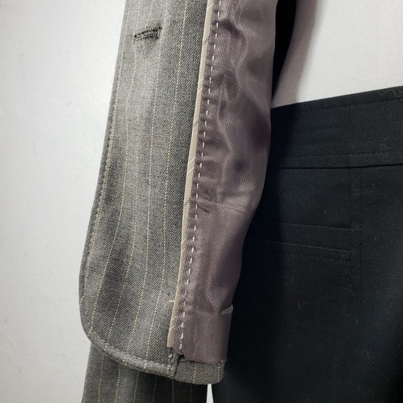 Limited Gray Pin Stripe NWOT 2-Button Blazer, 4 - Picture 10 of 13